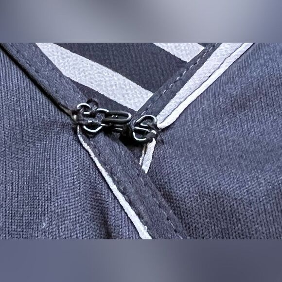 Express Black & White Chevron Sheer Sleeve Lined V-Neck Wrap Dress. XS. NEW. - Picture 5 of 12